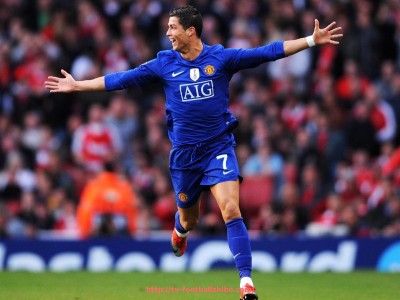 足球直播-法甲球衣印中文名字的做法是否被广泛接受？（法甲 球衣）