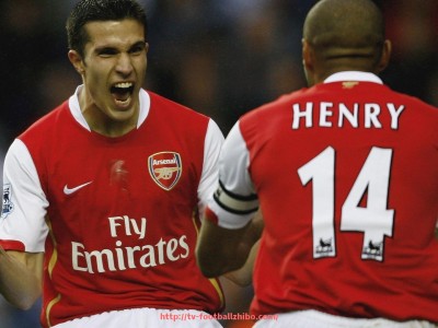 足球直播-《实况足球15》中的英超球队与玩家反馈